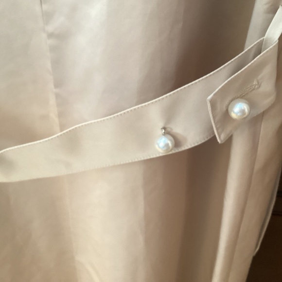 Joan and David Trench Coat Size Medium, fits like a small - Picture 6 of 14